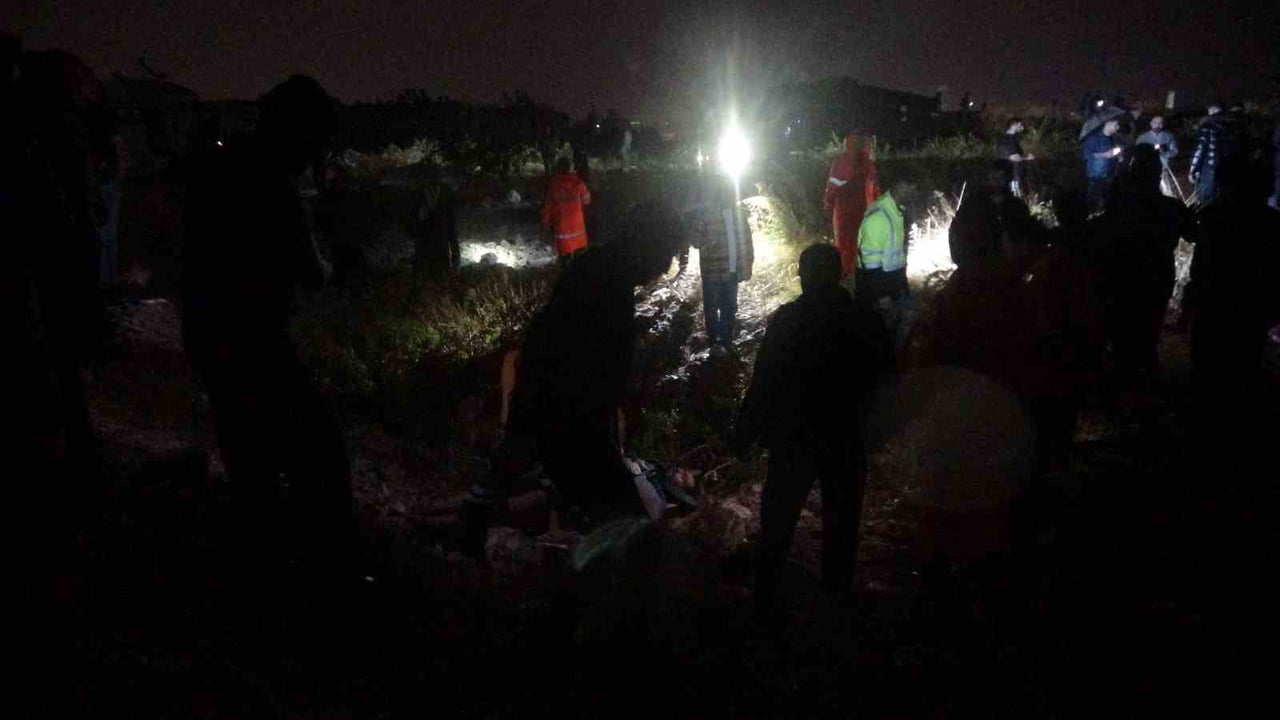 ANTALYA'DA HORTUMUN VURDUĞU 2 KONTEYNERDEKİ İŞÇİLERDEN 5'İ HAYATINI KAYBETTİ, 1 İŞÇİ...