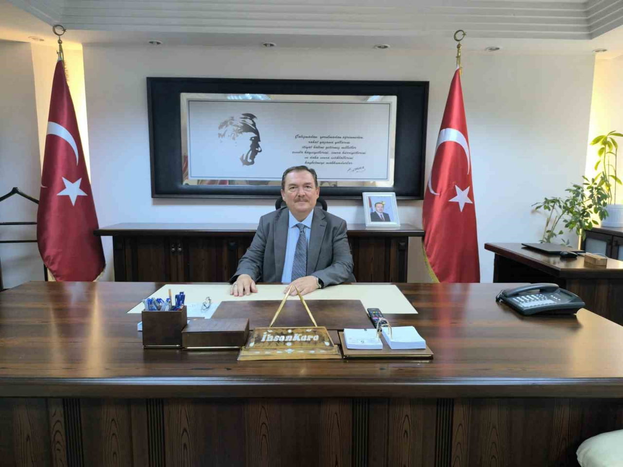 ANTALYA'DA MURATPAŞA KAYMAKAMI İHSAN KARA EVİNDE GEÇİRDİĞİ KALP KRİZİ SONUCU YAŞAMINI...