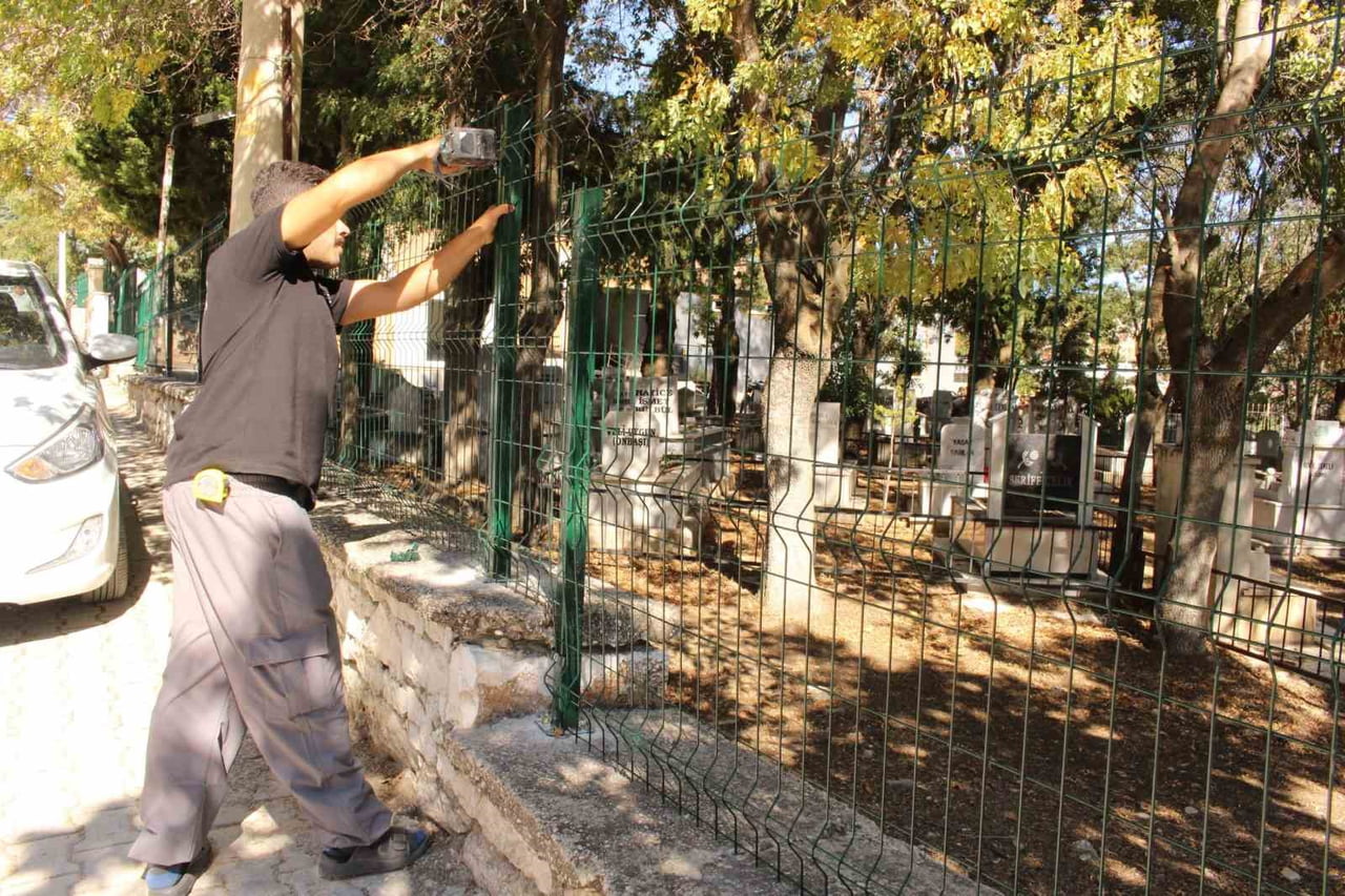 ANTALYA BÜYÜKŞEHİR BELEDİYESİ, İLÇELERDE VATANDAŞLARIN DAHA GÜVENLİ, DÜZENLİ VE NİTELİKLİ HİZMET...