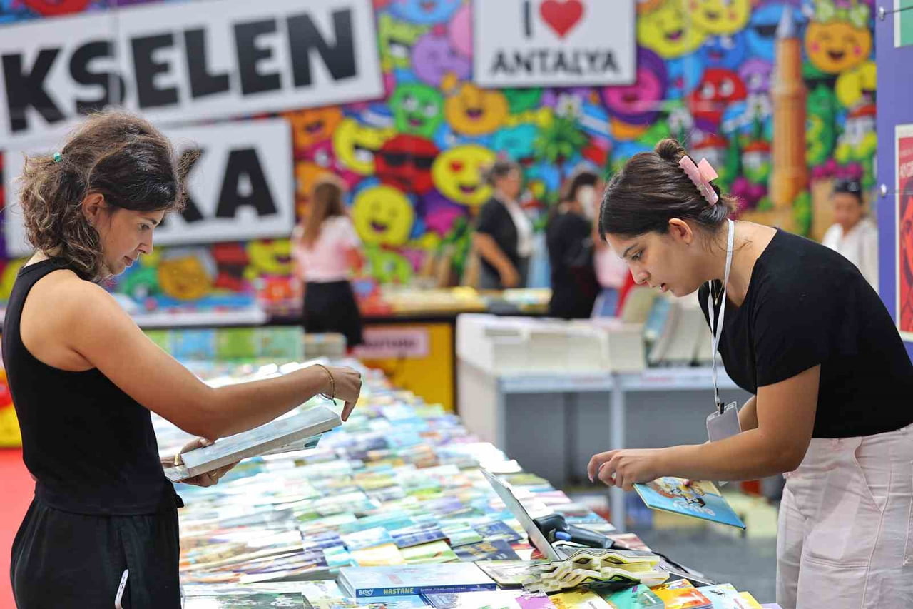 ANTALYA BÜYÜKŞEHİR BELEDİYESİ TARAFINDAN BU YIL "BUGÜNÜ OKU, GELECEĞİ YAZ" TEMASIYLA 16'NCISI...