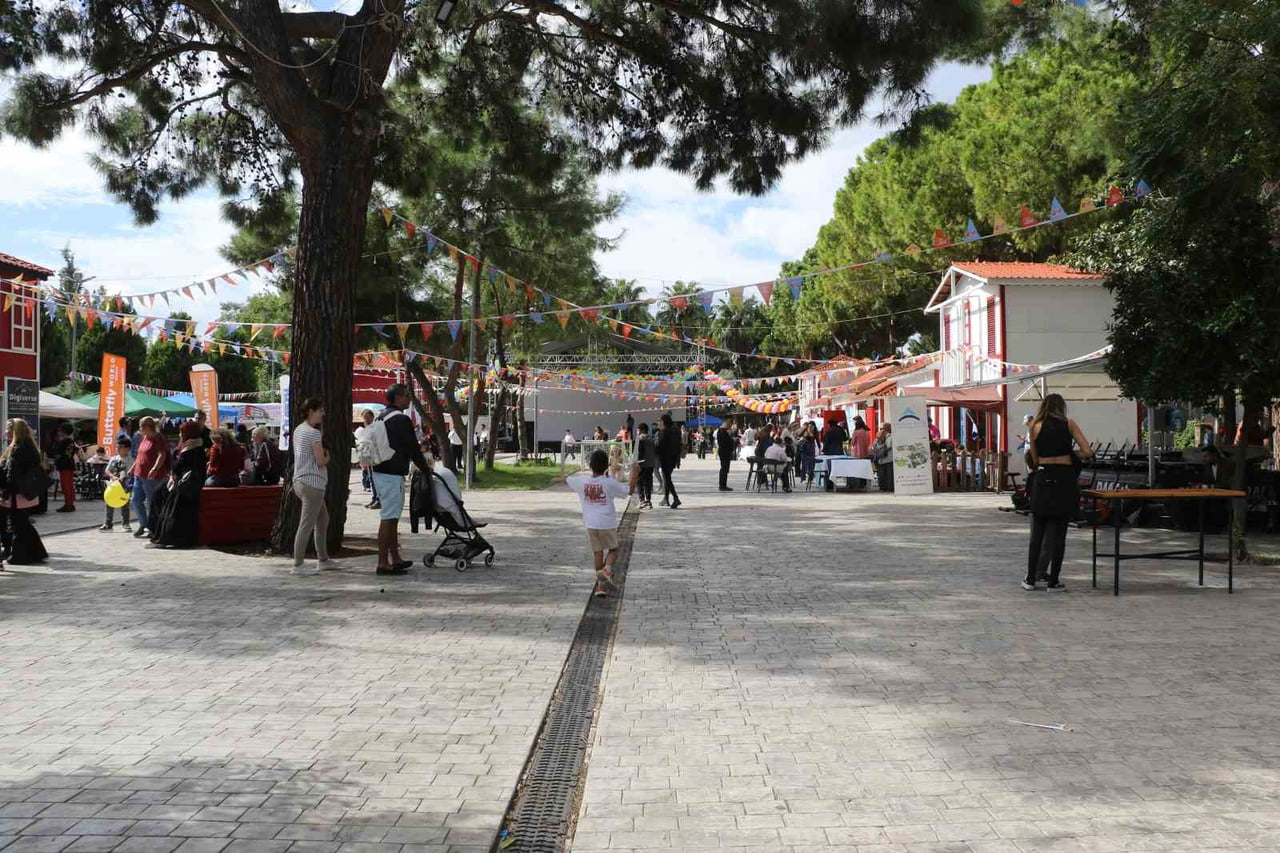 ANTALYA ÇOCUK FESTİVALİ, DOKUMA PARK'TA ÇOCUKLARI VE AİLELERİNİ BİR ARAYA GETİRDİ