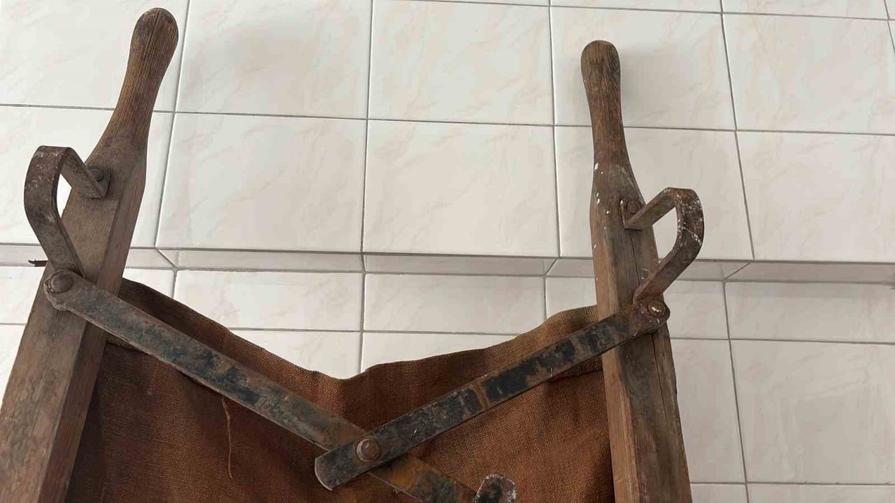 ANTALYA’DA ZABITA MEMURU İBRAHİM UYSAL, EVİNDEN ÇÖP DÖKMEYE İNDİĞİNDE KONTEYNERDE ÜZERİNDE 1915...