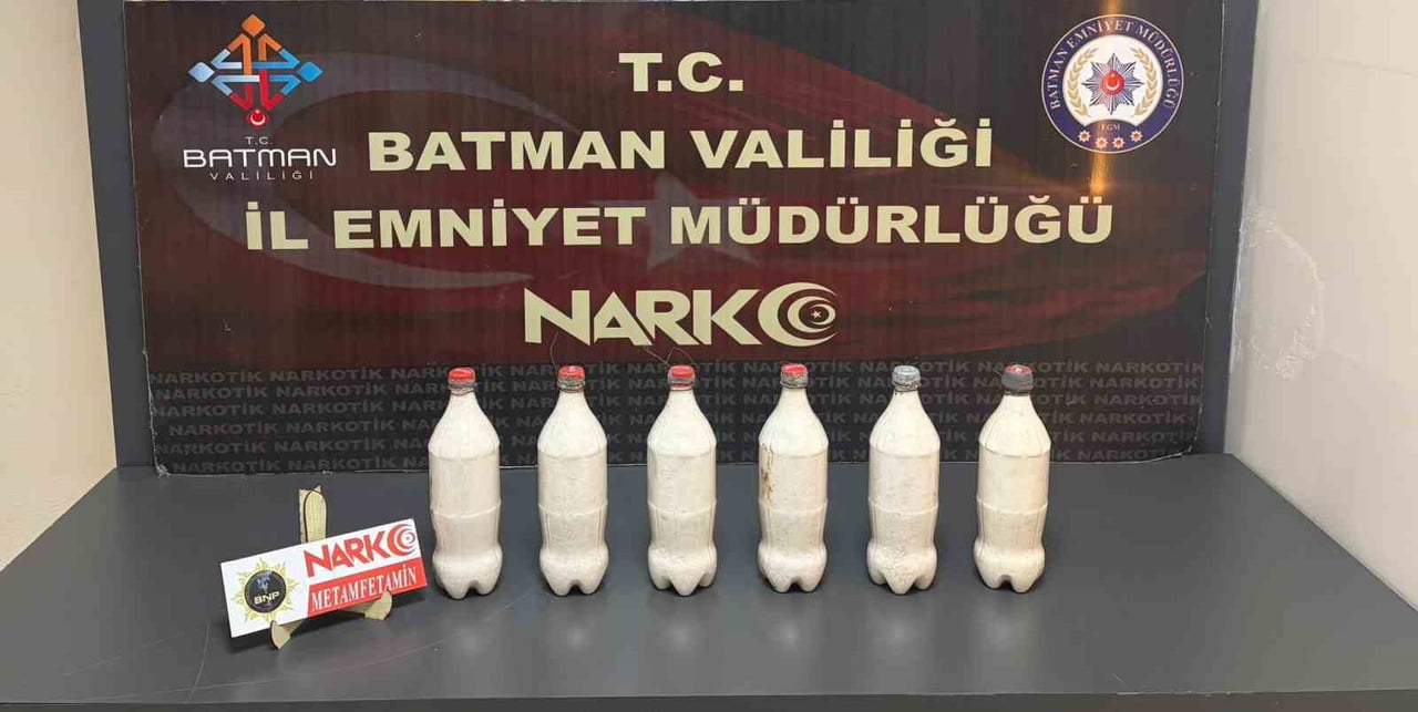 ARAÇTA YAPILAN DETAYLI ARAMADA, BENZİN DEPOSUNA GİZLENMİŞ 6 PARÇA HALİNDE TOPLAM 5 KİLO 200 GRAM...