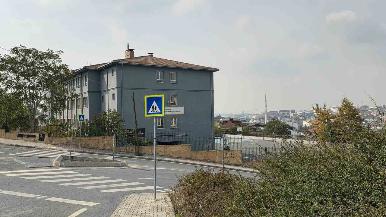 ARNAVUTKÖY ANADOLU LİSESİ