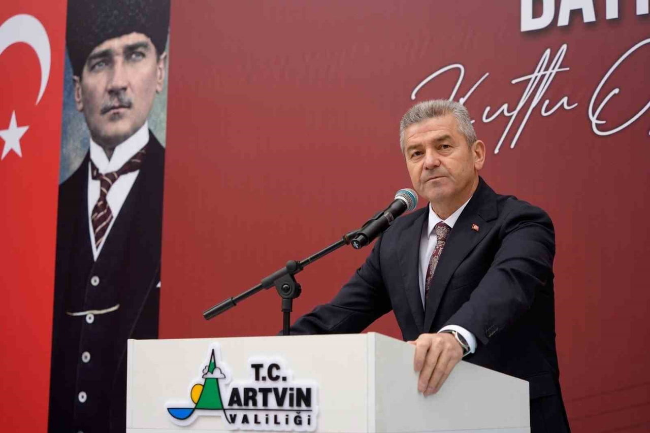 ARTVİN’DE 29 EKİM CUMHURİYET BAYRAMI’NIN 103. YIL DÖNÜMÜ, ÖĞRENCİLERİN GÖSTERİLERİ, HALK OYUNLARI...