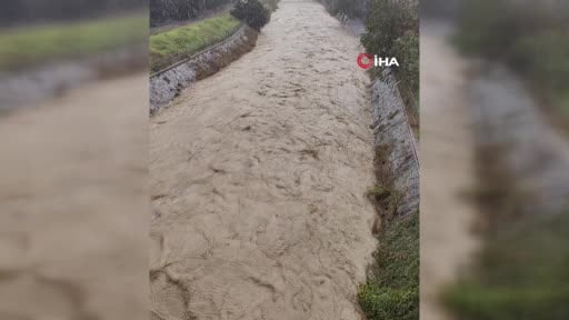 Atakent'te kanalizasyondaki su seviyesi yükseldi