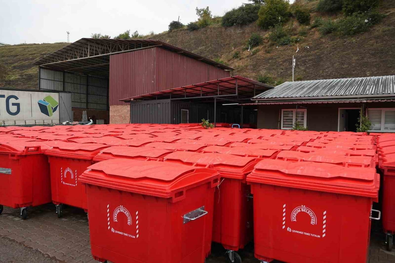 ATAKUM BELEDİYESİ, KENT GENELİNDE TEMİZLİK ÇALIŞMALARININ DAHA ETKİN YÜRÜTÜLMESİ AMACIYLA 400 YENİ...