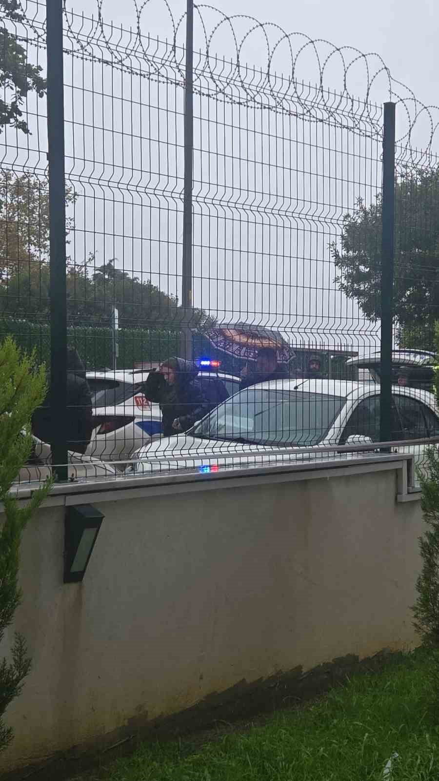 AVCILAR’DA OKUL ÖNÜNDE VELİ VURULDU