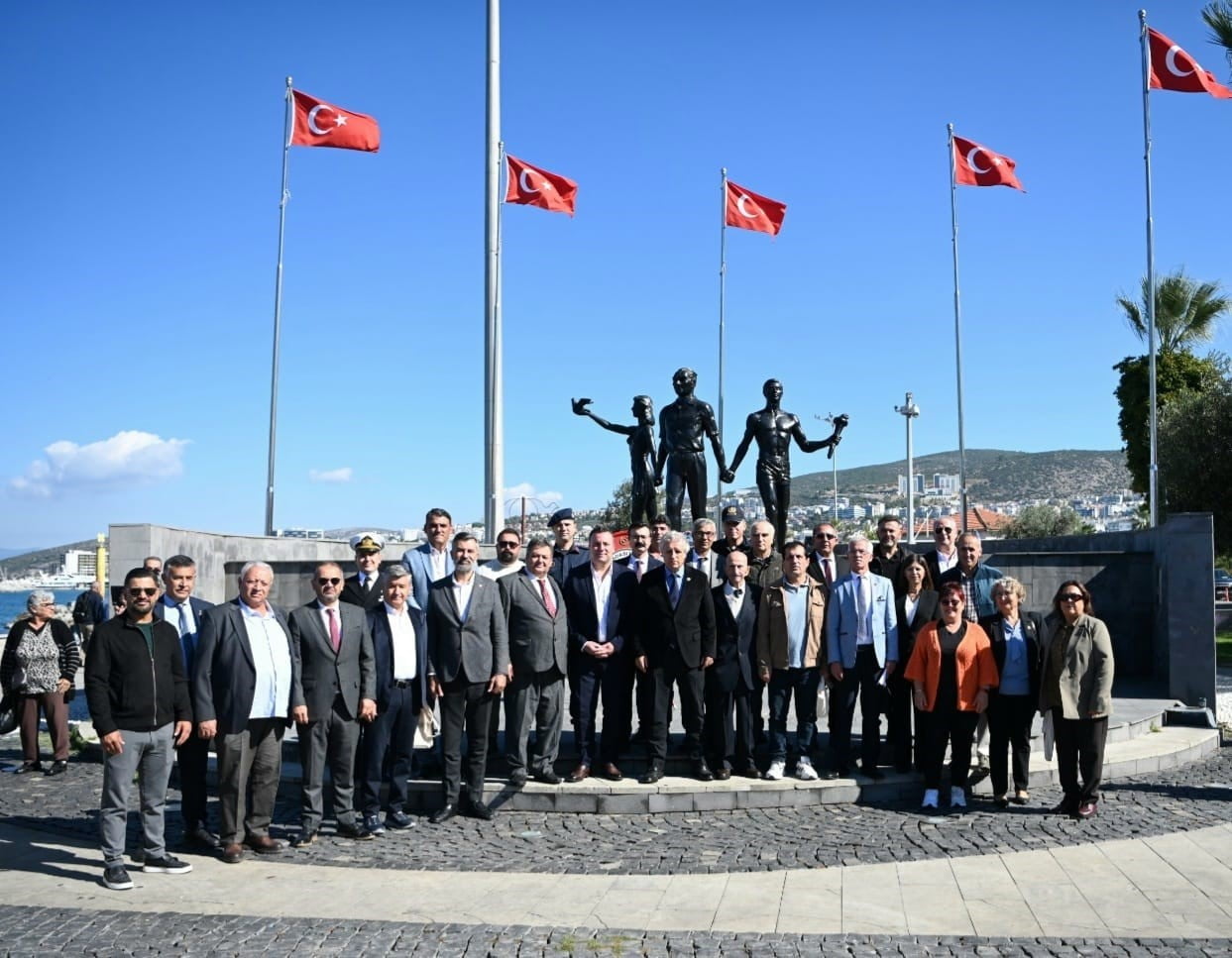AYDIN'IN KUŞADASI İLÇESİNDE ‘MUHTARLAR GÜNÜ’ DÜZENLENEN TÖRENLE KUTLANDI. ATATÜRK ANITI’NDA...