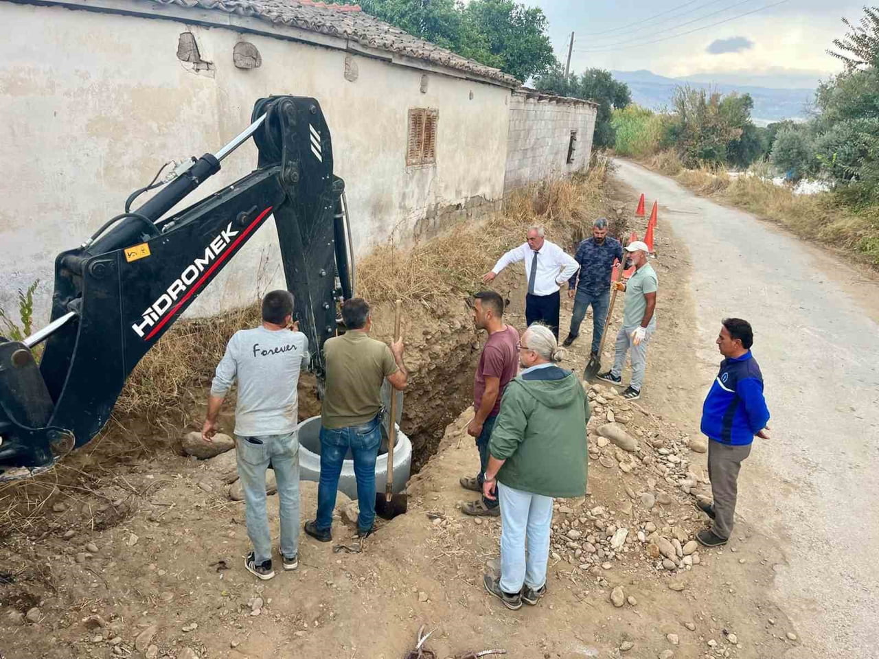 AYDIN'IN SULTANHİSAR İLÇESİNDE BELEDİYE TARAFINDAN YÜRÜTÜLEN ÇALIŞMALAR DEVAM EDERKEN, BELEDİYE...