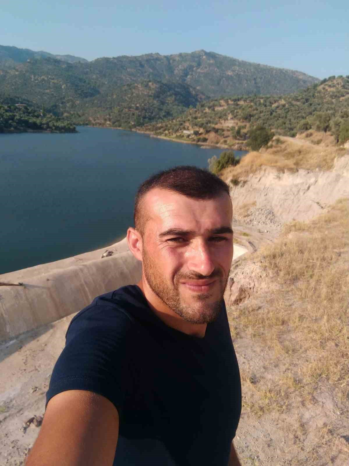 AYDIN'IN SULTANHİSAR İLÇESİNDE BİRLİKTE ALKOL ALAN 3 KİŞİ ARASINDA ÇIKAN KAVGADA BAŞINA ODUNLA...