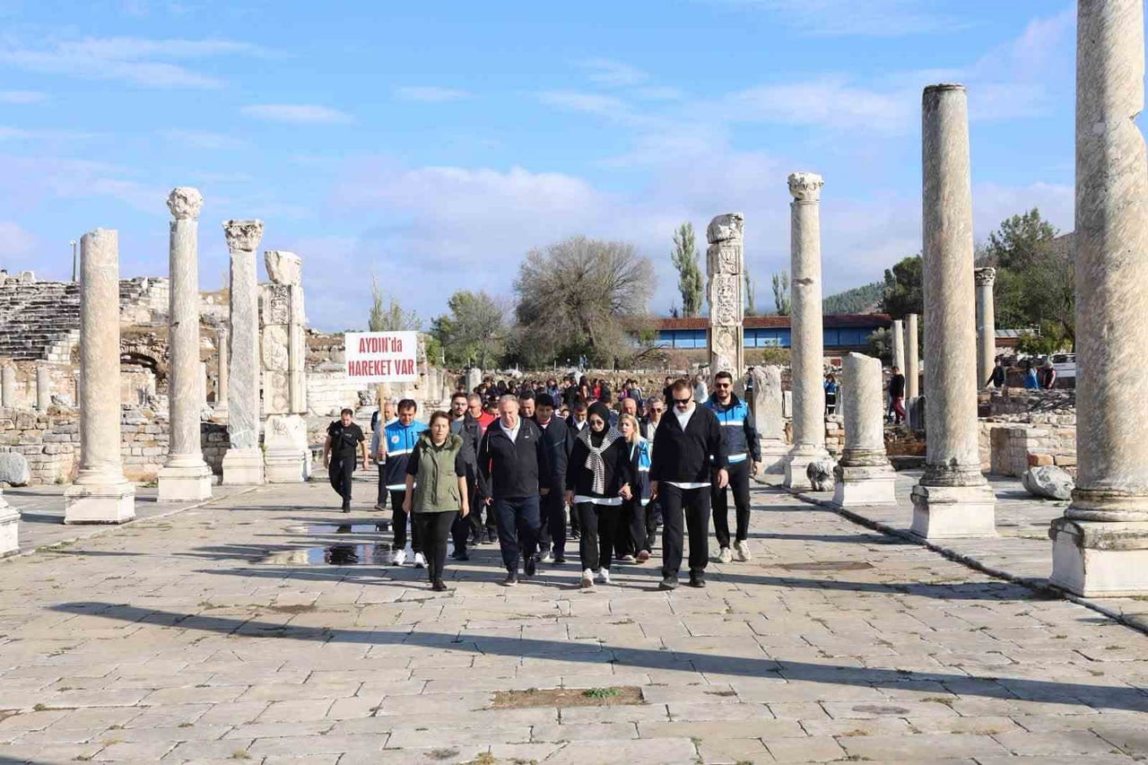 AYDIN’IN KARACASU İLÇESİNDE DÜZENLENEN ETKİNLİKTE, AFRODİSİAS ANTİK KENTİ’NDE BİR ARAYA GELEN...