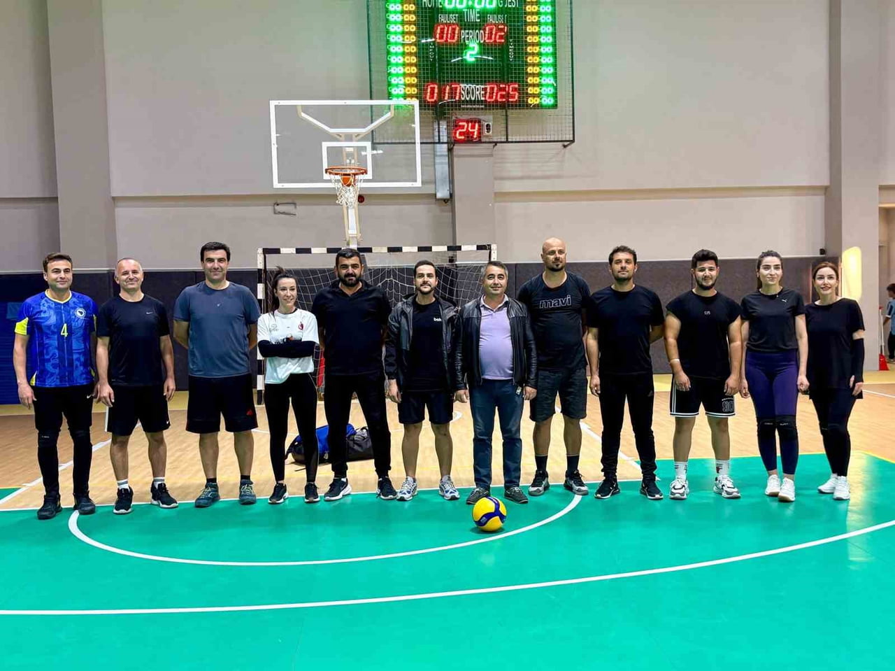 AYDIN’IN KOÇARLI İLÇESİNDE 29 EKİM CUMHURİYET BAYRAMI ETKİNLİKLERİ KAPSAMINDA DÜZENLENEN VOLEYBOL...