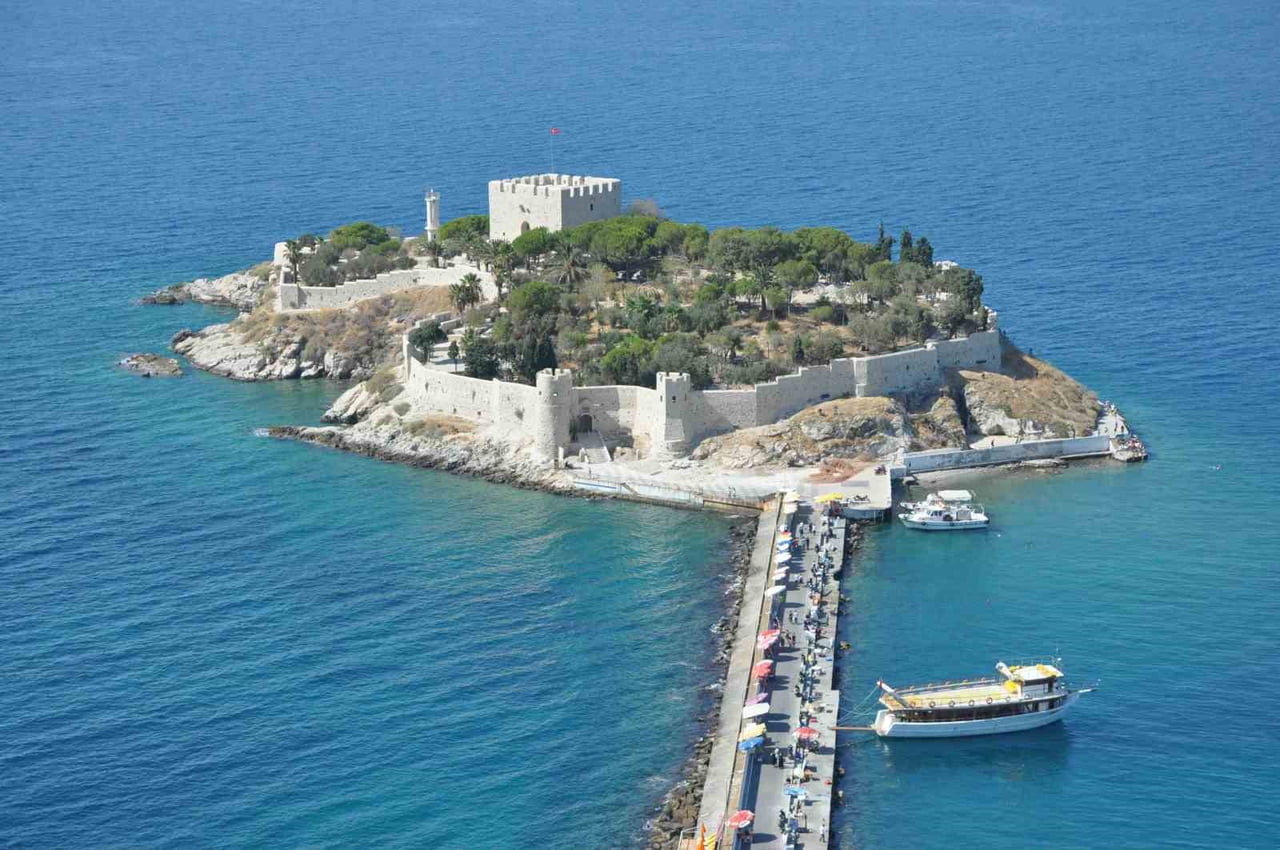 AYDIN’IN KUŞADASI İLÇESİNİN SİMGELERİNDEN OLAN VE OSMANLI’NIN EFSANEVİ DENİZCİSİ BARBAROS...