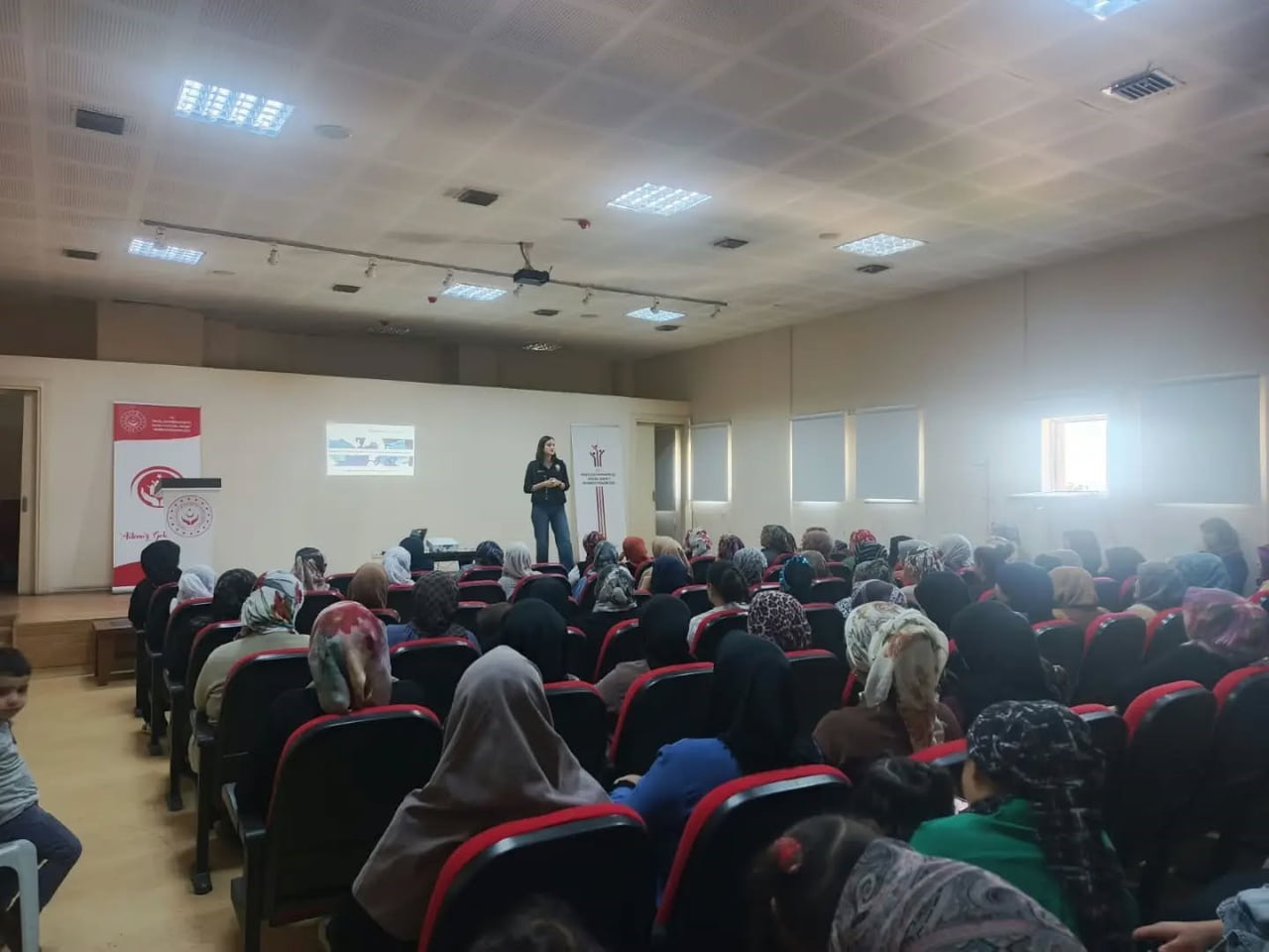 AYDIN’IN NAZİLLİ İLÇESİNDE KADINLARA YÖNELİK DÜZENLENEN EĞİTİMLERDE NORMAL DOĞUM, ANNE SÜTÜ, KADIN...