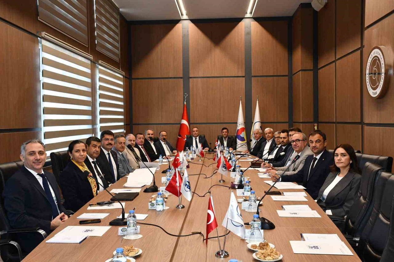 AYDIN TİCARET BORSASI İLE EGE ZEYTİN VE ZEYTİNYAĞI İHRACATÇILARI BİRLİĞİ HEYETİNİN BİR ARAYA...
