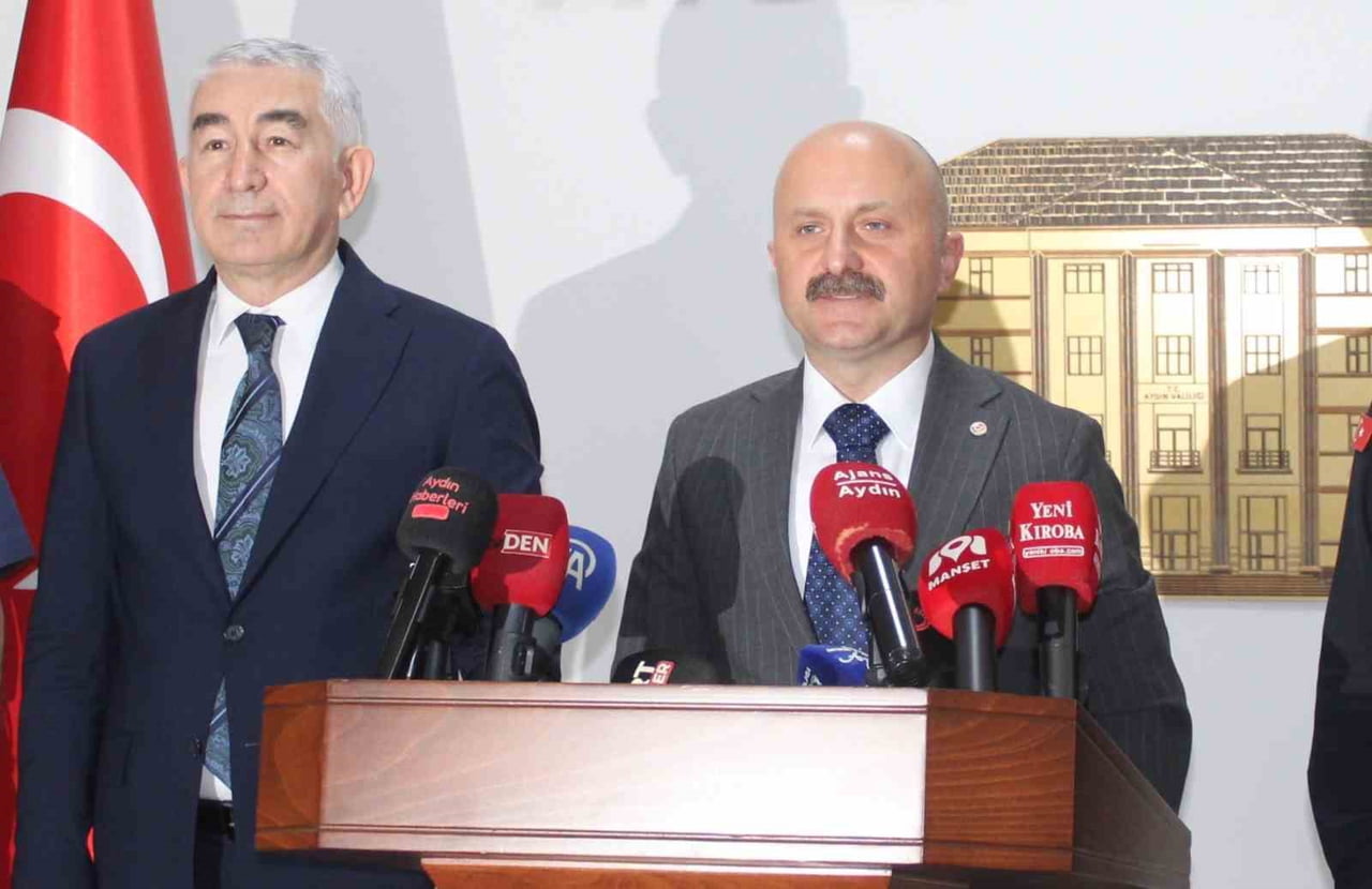 AYDIN VALİSİ DR. OSMAN VAROL, AYLIK ASAYİŞ BİLGİLENDİRME TOPLANTISI'NDA KUŞADASI'NDAKİ PAZAR YERİ...