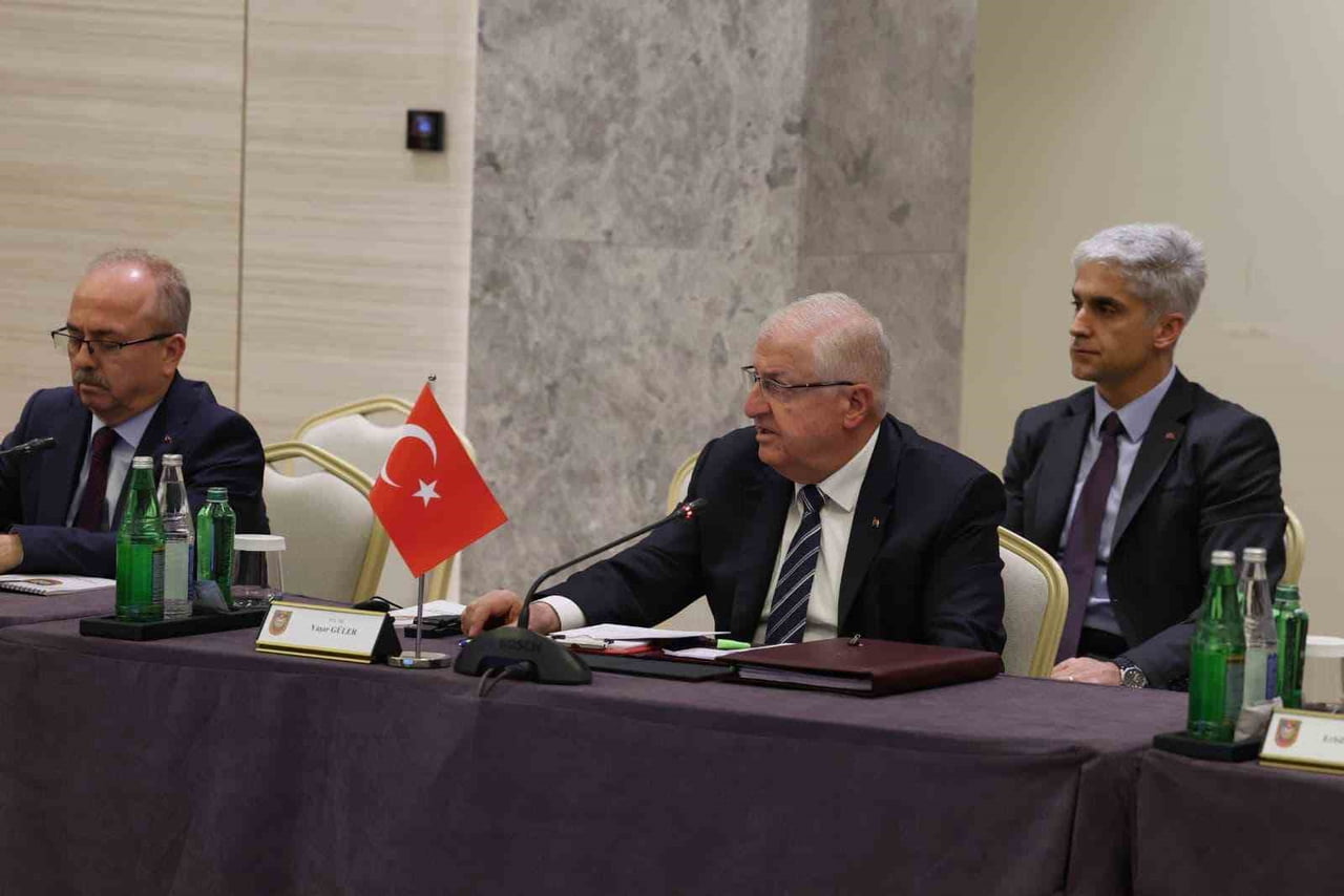 AZERBAYCAN, GÜRCİSTAN VE TÜRKİYE SAVUNMA BAKANLARI ŞUŞA’DA BİR ARAYA GELDİ