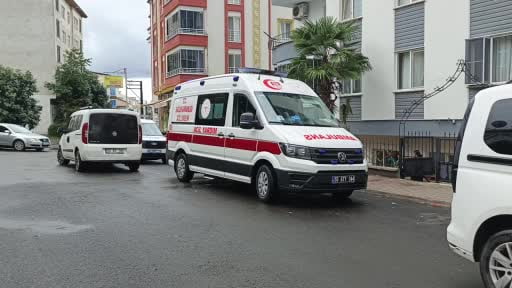 Bafra'da tüfekle oynarken ateş aldı, apartman sakinleri panik yaşadı
