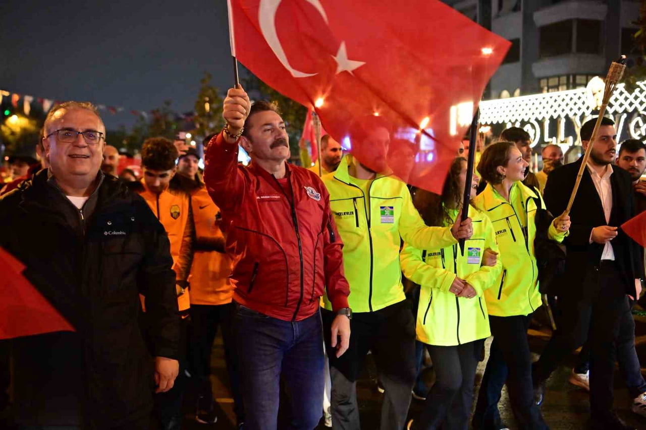 BAHÇELİEVLER BELEDİYESİ TARAFINDAN DÜZENLENEN PROGRAMDA CUMHURİYET'İN KURULUŞUNUN 103’ÜNCÜ YIL...
