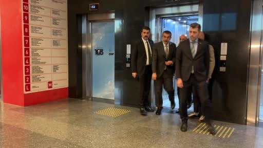 Bakan Tekin: "Genel Başkanımızı kızımın nikahına davet etmek için geldim"