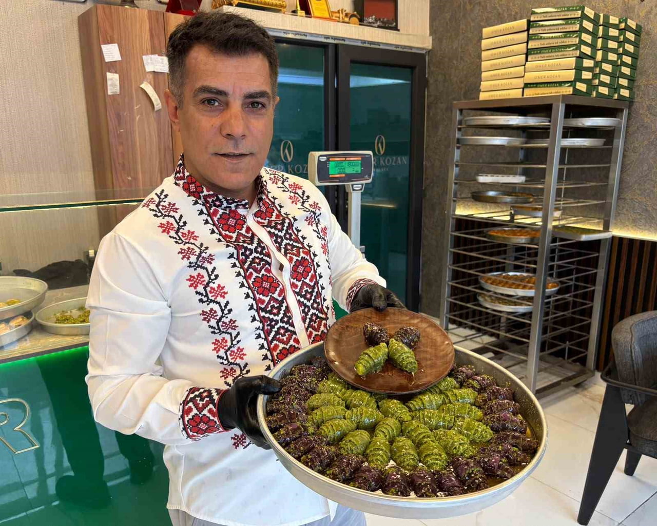 BAKLAVA USTASI ÖMER KOZAN