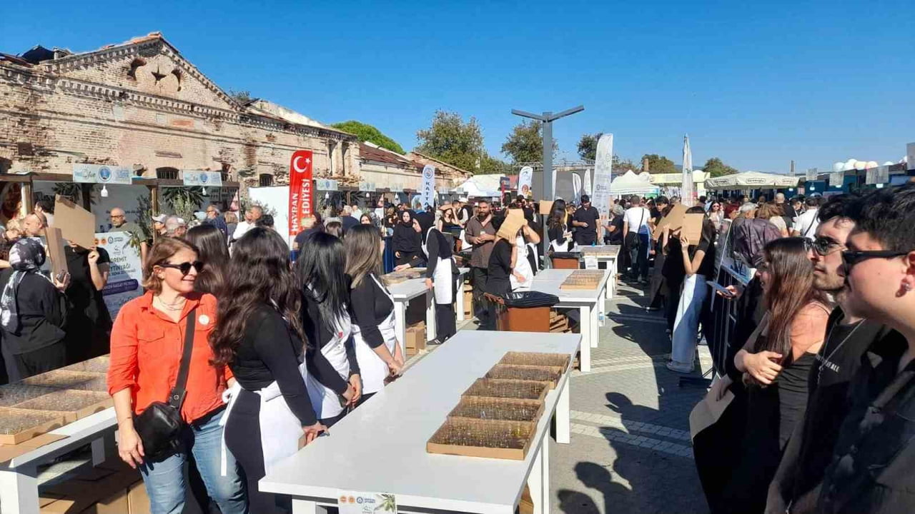 BALIKESİR ÜNİVERSİTESİ ALTINOLUK MESLEK YÜKSEKOKULU YÖNETİMİ, III. ZEYTİNYAĞI TADIM FESTİVALİ...