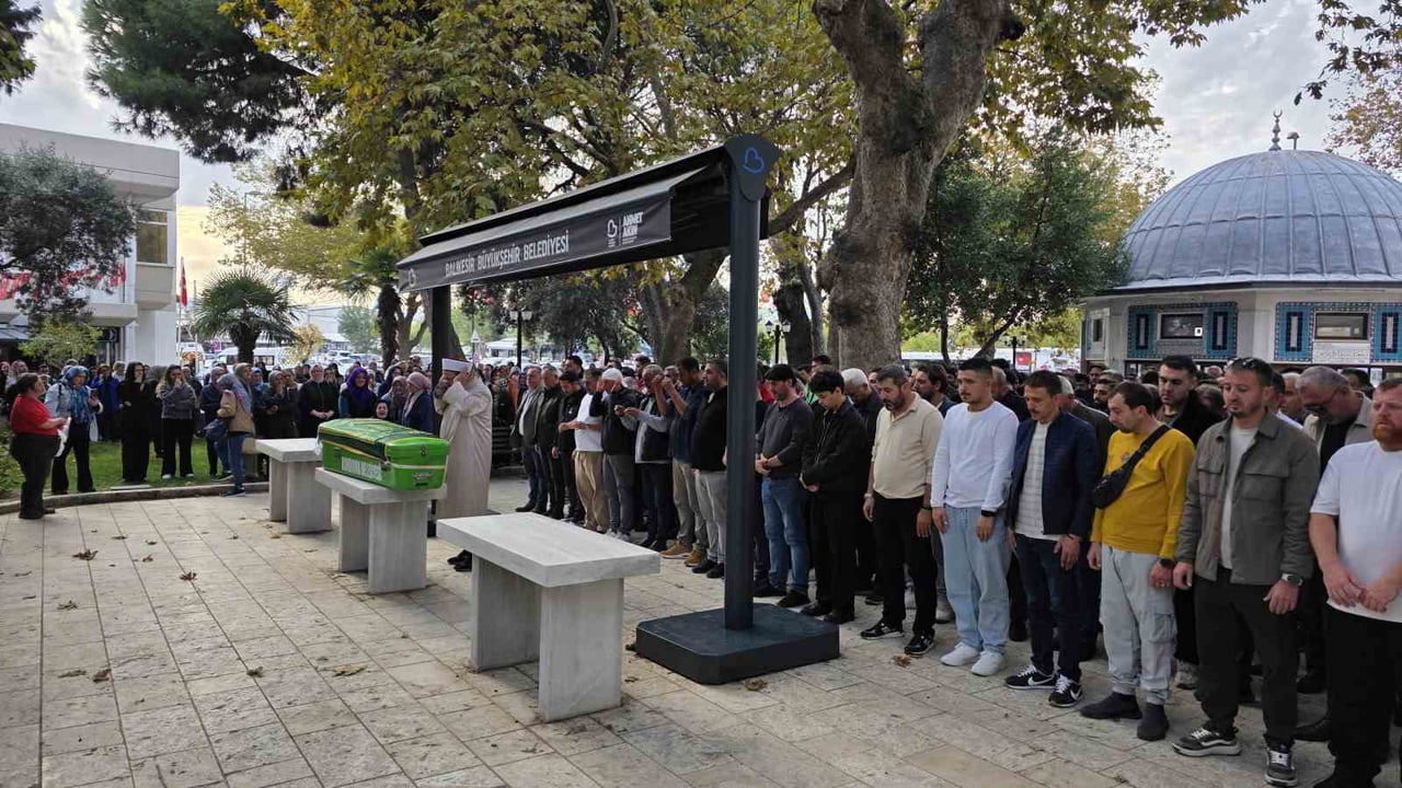 BANDIRMA’DA KAZADA HAYATINI KAYBEDEN MOTO KURYE SON YOLCULUĞUNA UĞURLANDI