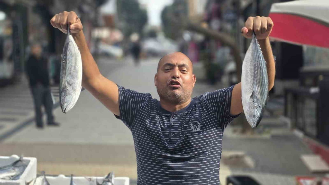 BANDIRMA’DA PALAMUTUN FİYATI 75 LİRAYA DÜŞTÜ