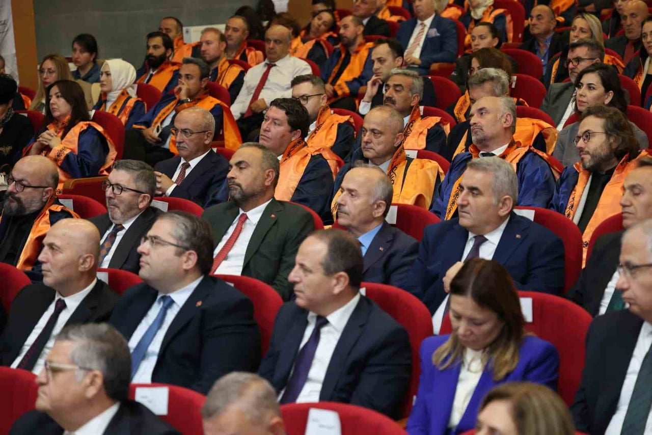 BARTIN ÜNİVERSİTESİ (BARÜ) REKTÖRÜ PROF. DR. AHMET AKKAYA, YÜKSEKÖĞRETİM KURULU (YÖK) BAŞKANI...