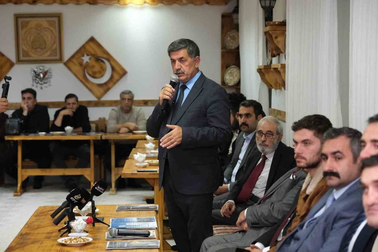 BAŞKAN AKSUN, GAZETECİLERLE BİR ARAYA GELDİ