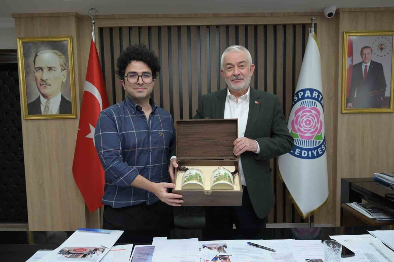 BAŞKAN BAŞDEĞİRMEN’İN TANITIM DESTEĞİ ISPARTA GÜLÜNÜ ÇİN’E TAŞIDI