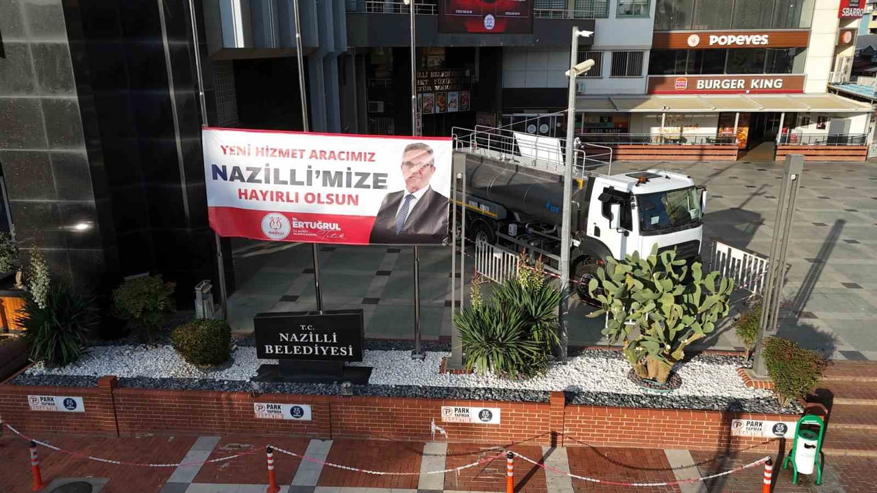 BAŞKAN TETİK, NAZİLLİ’YE 32’İNCİ ARACI KAZANDIRDI