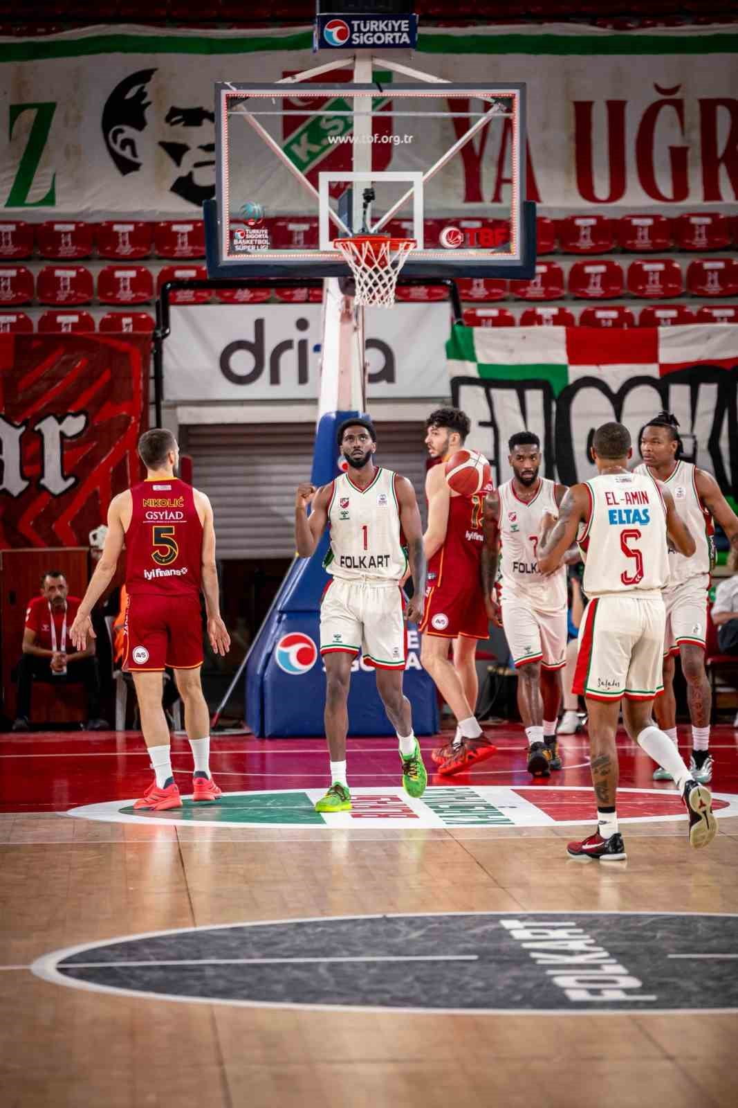 BASKETBOL SÜPER LİGİ'NDE İLK 3 HAFTADA 1 GALİBİYET VE 2 MAĞLUBİYET ALAN KARŞIYAKA BASKETBOL, ÜST...