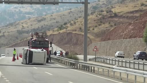 Batman'da sürücü, takla atan otomobilden burnu bile kanamadan çıktı