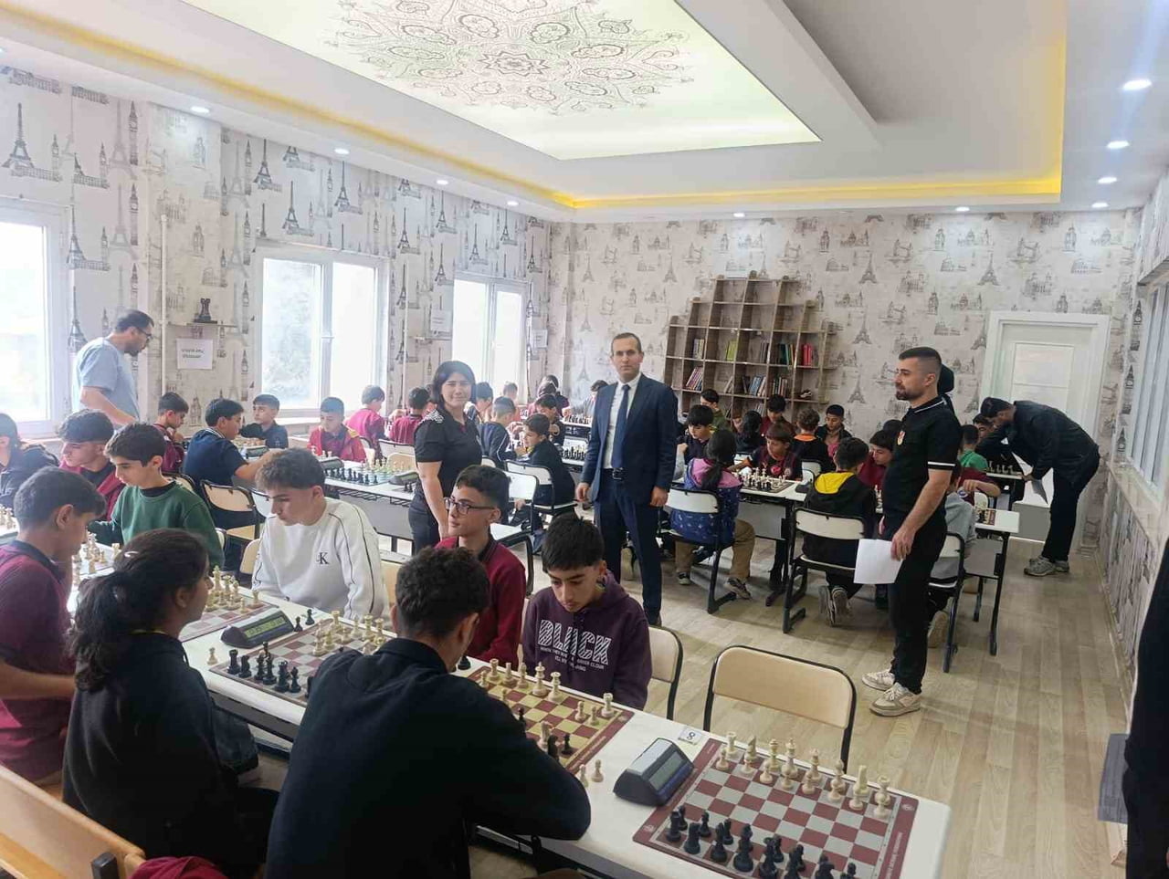 BATMAN’IN SASON İLÇESİNDE 29 EKİM CUMHURİYET BAYRAMI ETKİNLİKLERİ KAPSAMINDA DÜZENLENEN SATRANÇ...