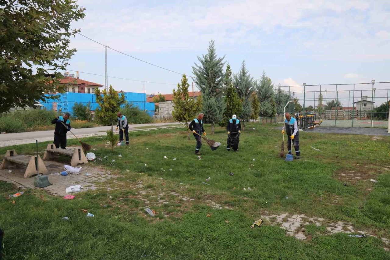 BATTALGAZİ’DE TEMİZLİK ÇALIŞMALARI SÜRÜYOR