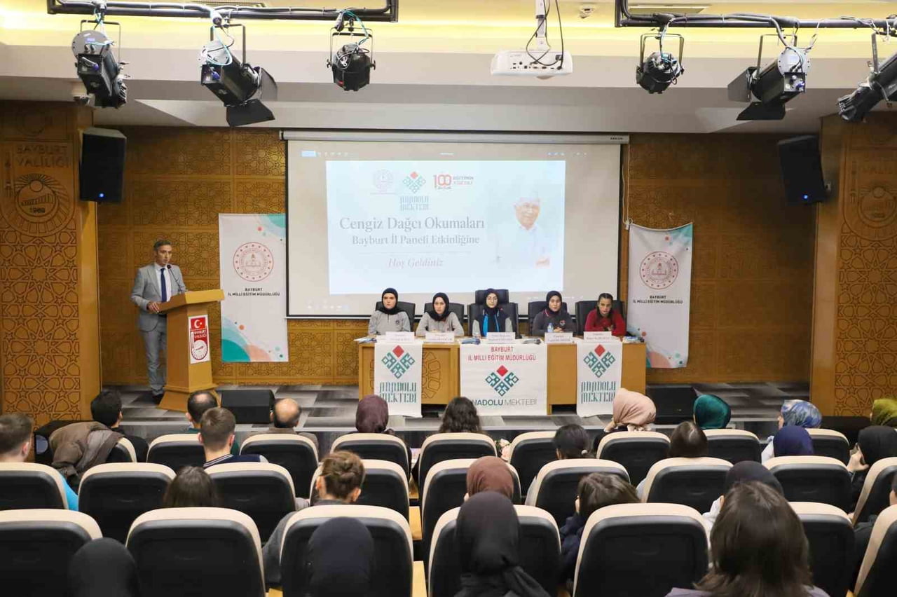 BAYBURT'TA CENGİZ DAĞCI İL PANELİ DÜZENLENDİ