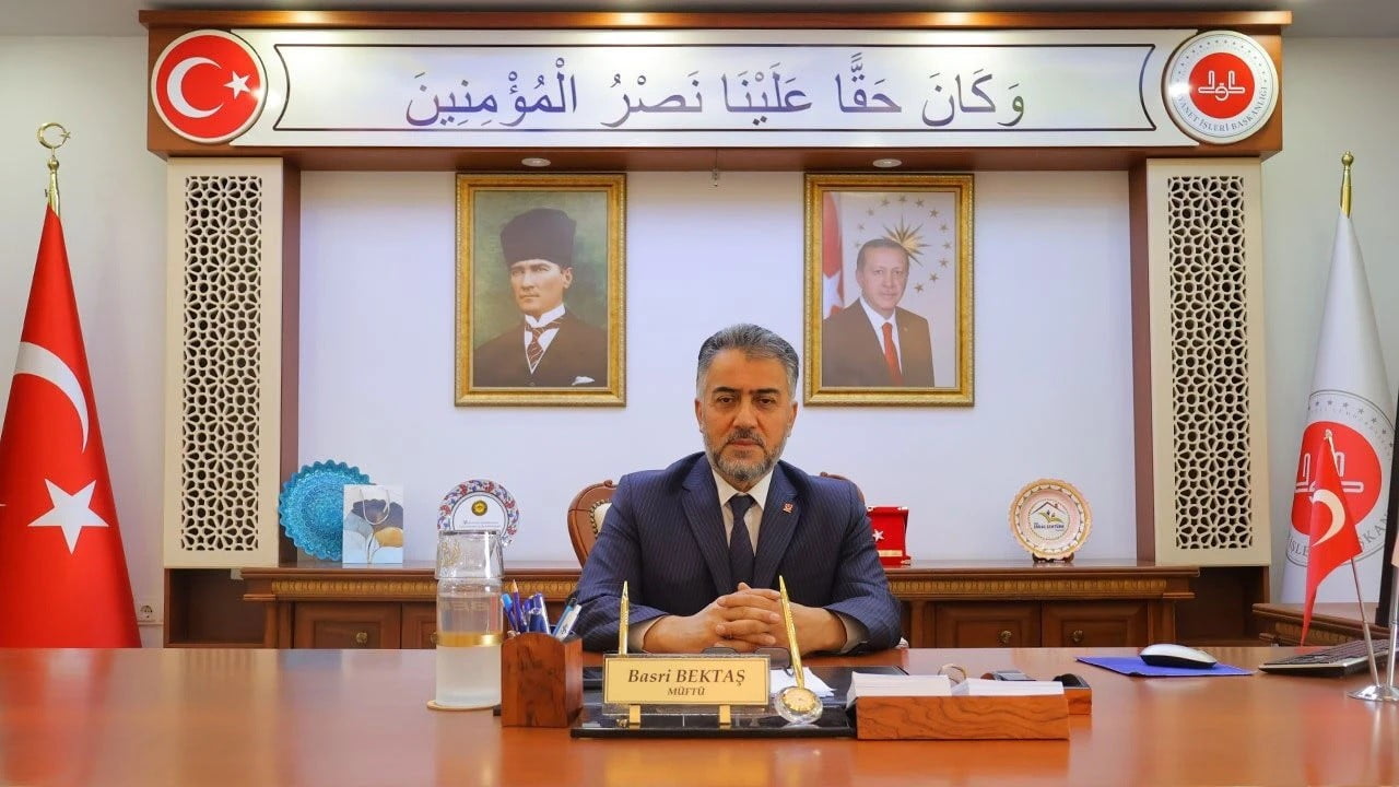 BAYBURT İL MÜFTÜSÜ BASRİ BEKTAŞ GÖREVİNE BAŞLADI