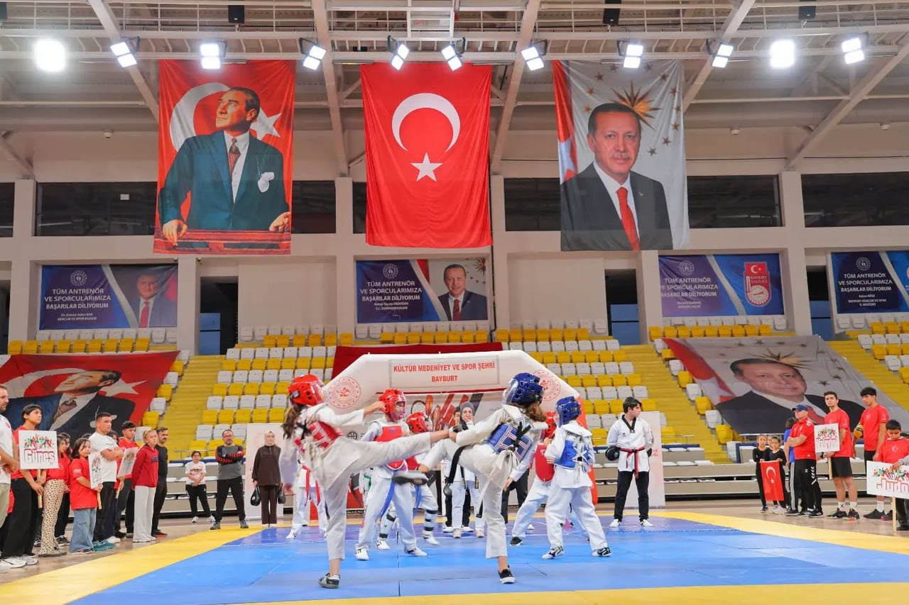BAYBURT’TA AMATÖR SPOR HAFTASI ETKİNLİKLERİ DÜZENLENDİ