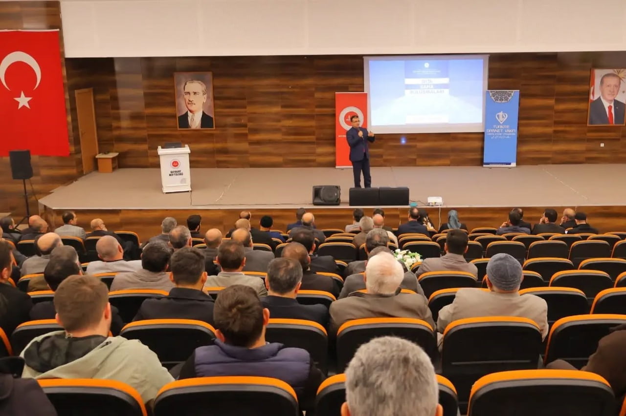 BAYBURT’TA DİN GÖREVLİLERİNE YÖNELİK İSTİŞARE VE GELİŞİM PROGRAMI DÜZENLENDİ