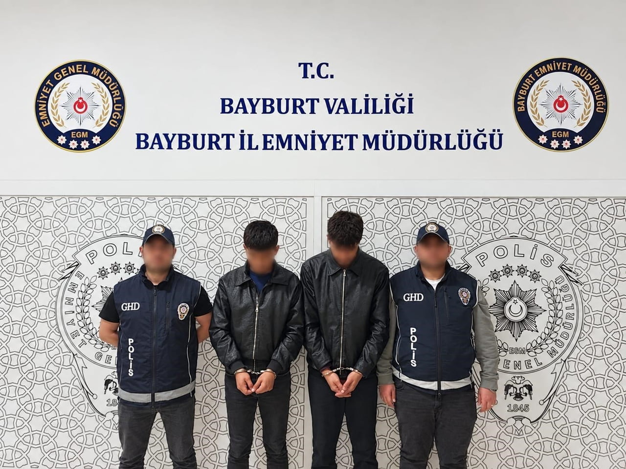 BAYBURT’TA DÜZENSİZ GÖÇ OPERASYONLARINDA 5 ŞÜPHELİ YAKALANDI