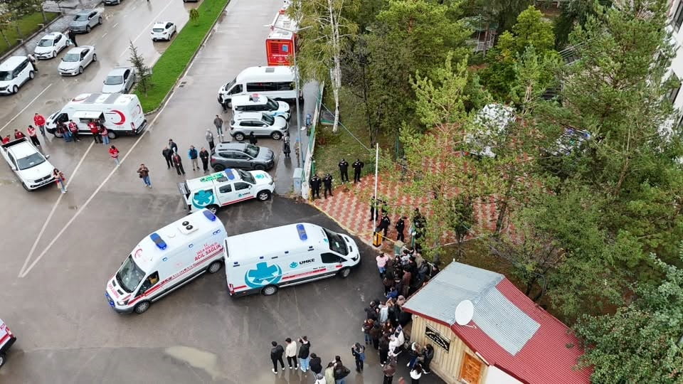 BAYBURT’TA SAĞLIK EKİPLERİNDEN DEPREM TATBİKATI
