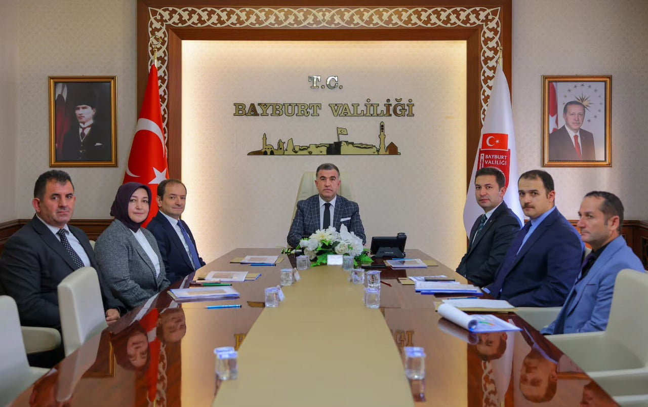 BAYBURT’TA SOSYAL YARDIMLAŞMA FAALİYETLERİ DEĞERLENDİRİLDİ