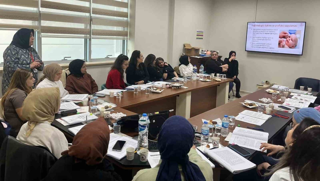 BDH PERSONELİNE TEMEL YENİDOĞAN BAKIMI EĞİTİMİ VERİLDİ