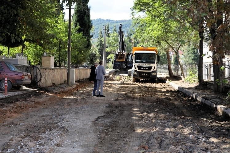 BİLECİK'TE 10 BİN METREKARELİK ALANDA ÜSTYAPI DÖNÜŞÜMÜ BAŞLADI