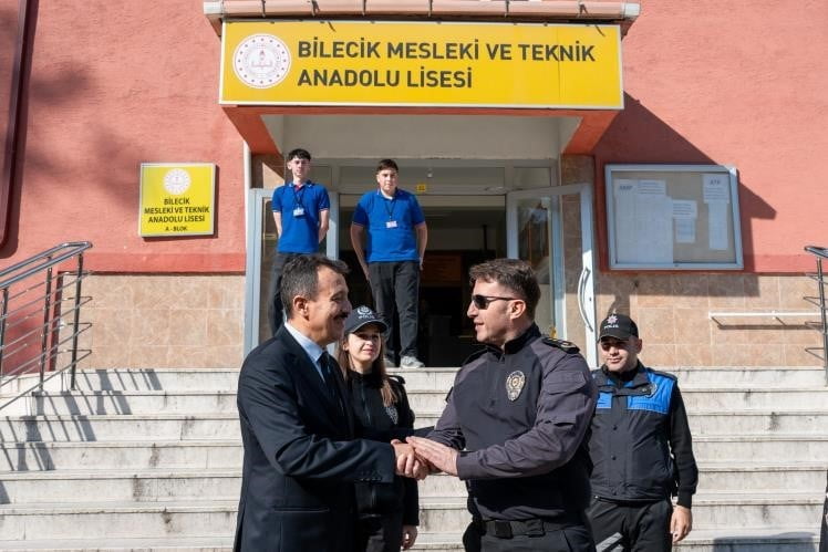 BİLECİK'TE OKUL GÜVENLİĞİ İÇİN EMNİYET DEVREDE