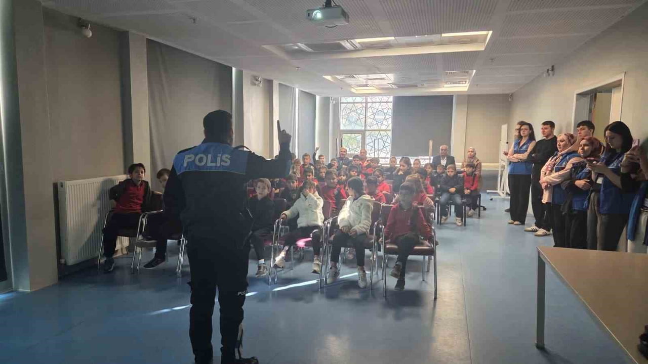 BİLECİK’TE 48 ÖĞRENCİYE GÜVENLİK VE AKRAN ZORBALIĞI EĞİTİMİ  VERİLDİ.