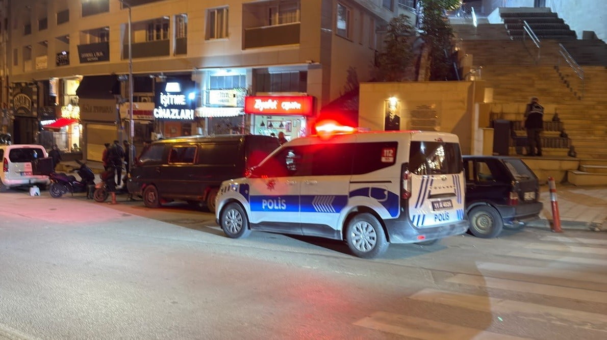 BİLECİK’TE BİR KİŞİYİ BIÇAKLAYAN ŞAHIS OLAY YERİNDEN KAÇTI