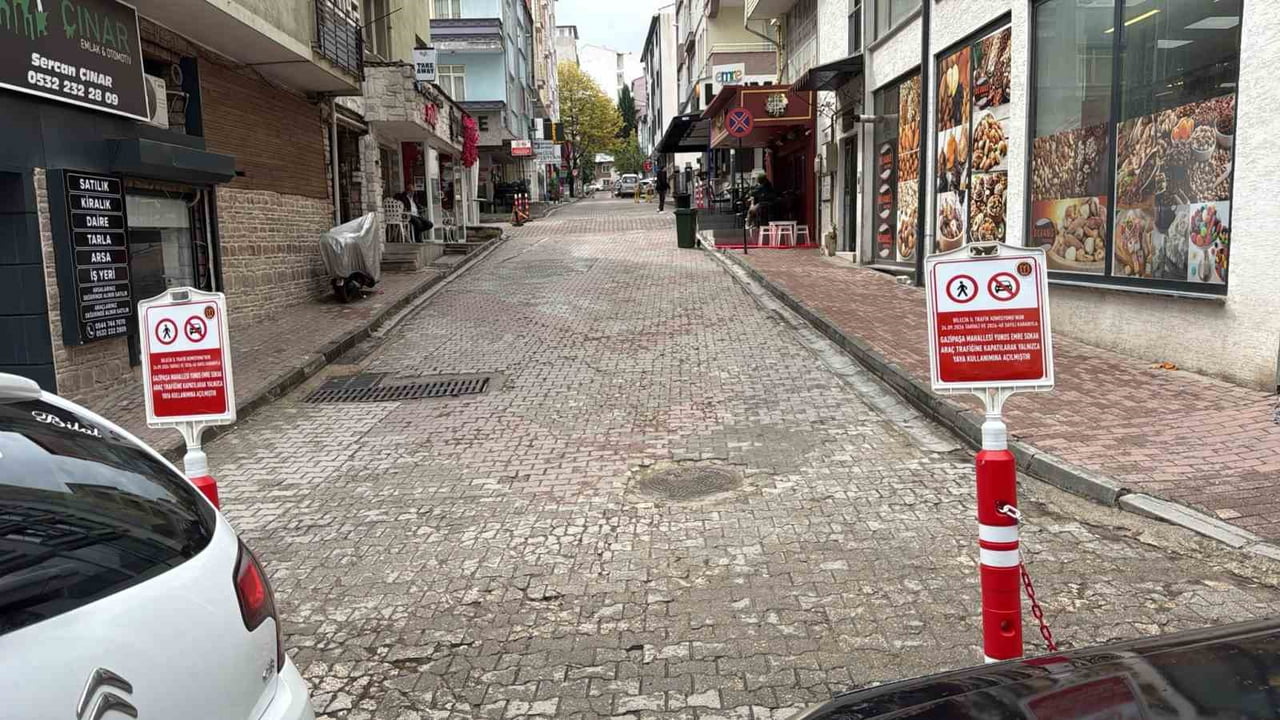 BİLECİK’TE BİR SOKAK DAHA ARAÇ TRAFİĞİNE KAPATILDI